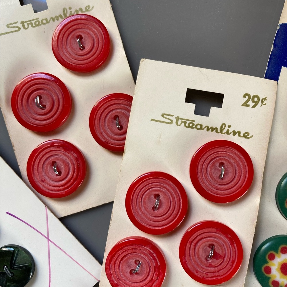 Vintage Buttons Sewing Supplies - Picture 3 of 7